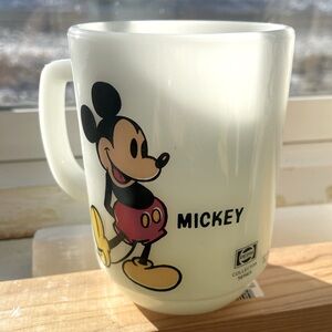 Mickey mug great gift no chips